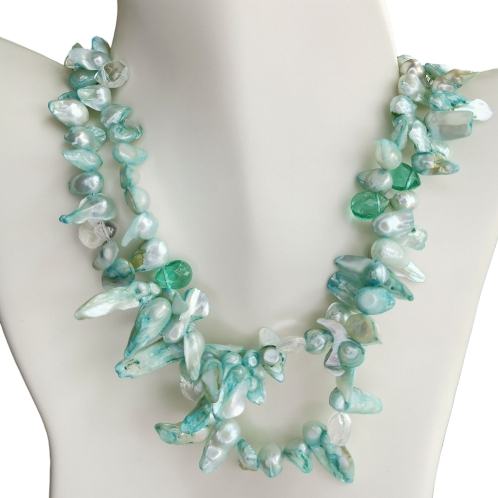 Blister Pearl Necklace in Pistachio Green
